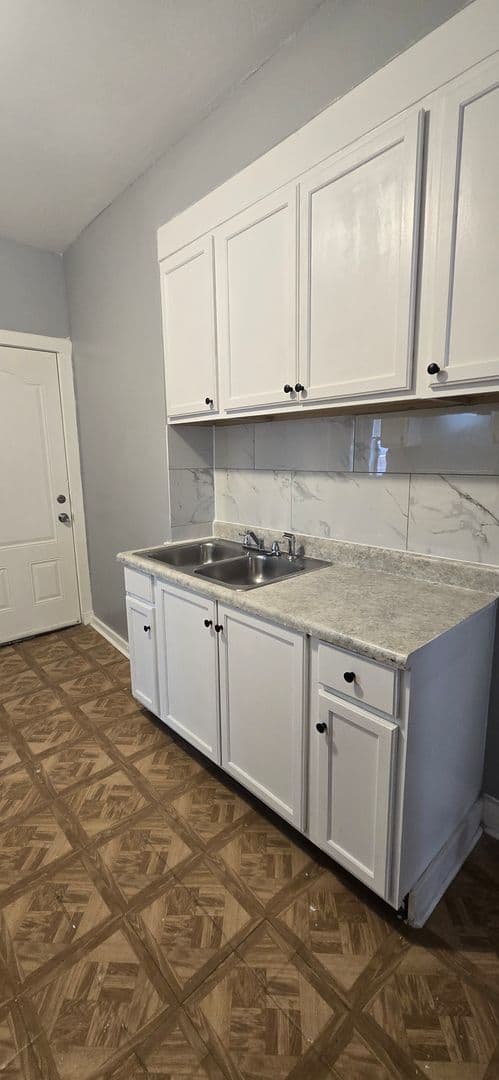 Chicago Apartment: 6153 S. May St.