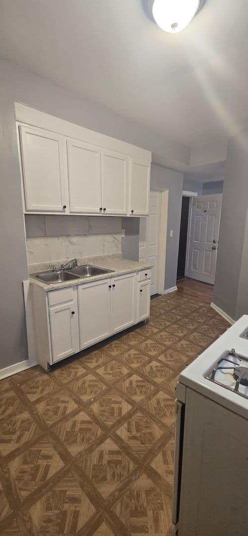Chicago Apartment: 6153 S. May St.