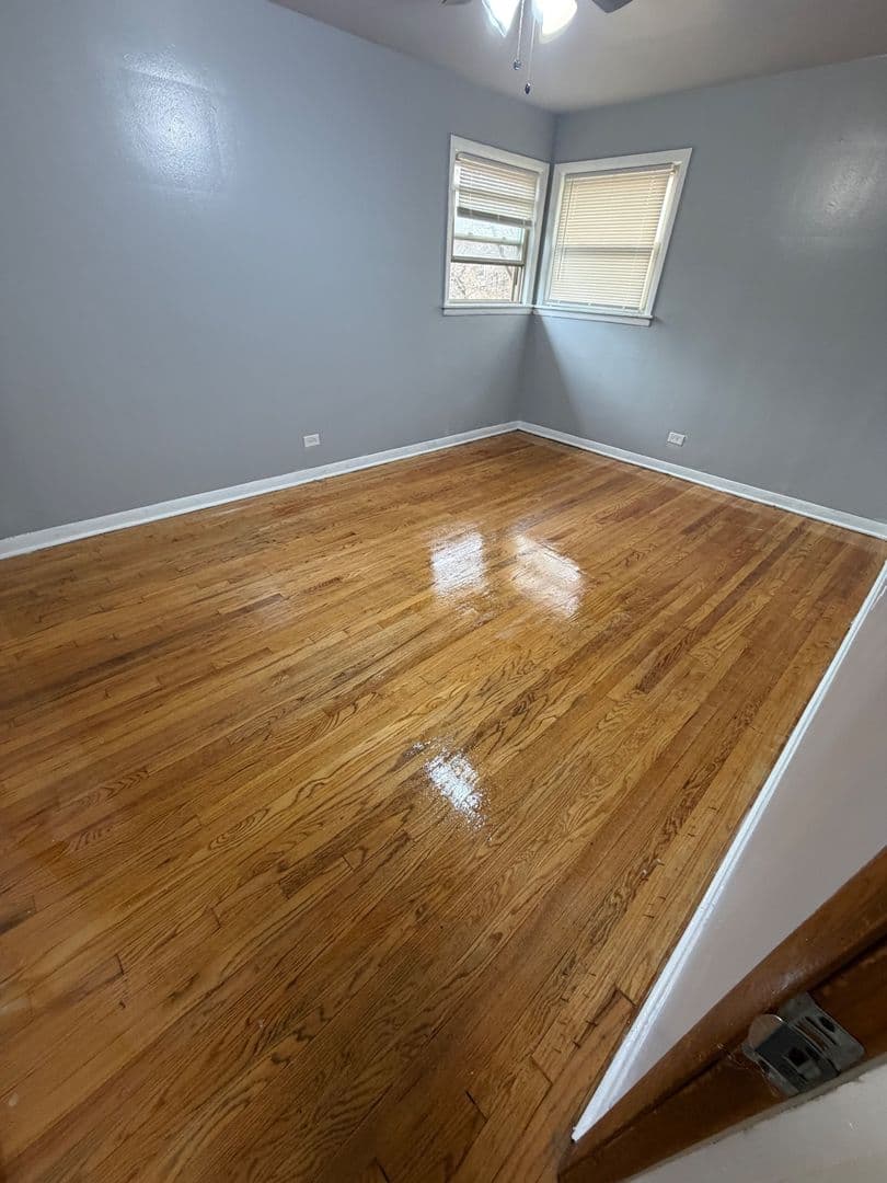 Chicago Apartment: 2104 East 72nd Place