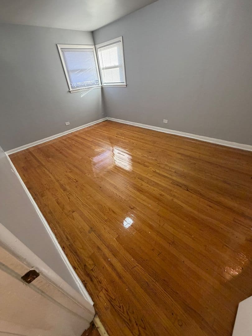 Chicago Apartment: 2104 East 72nd Place