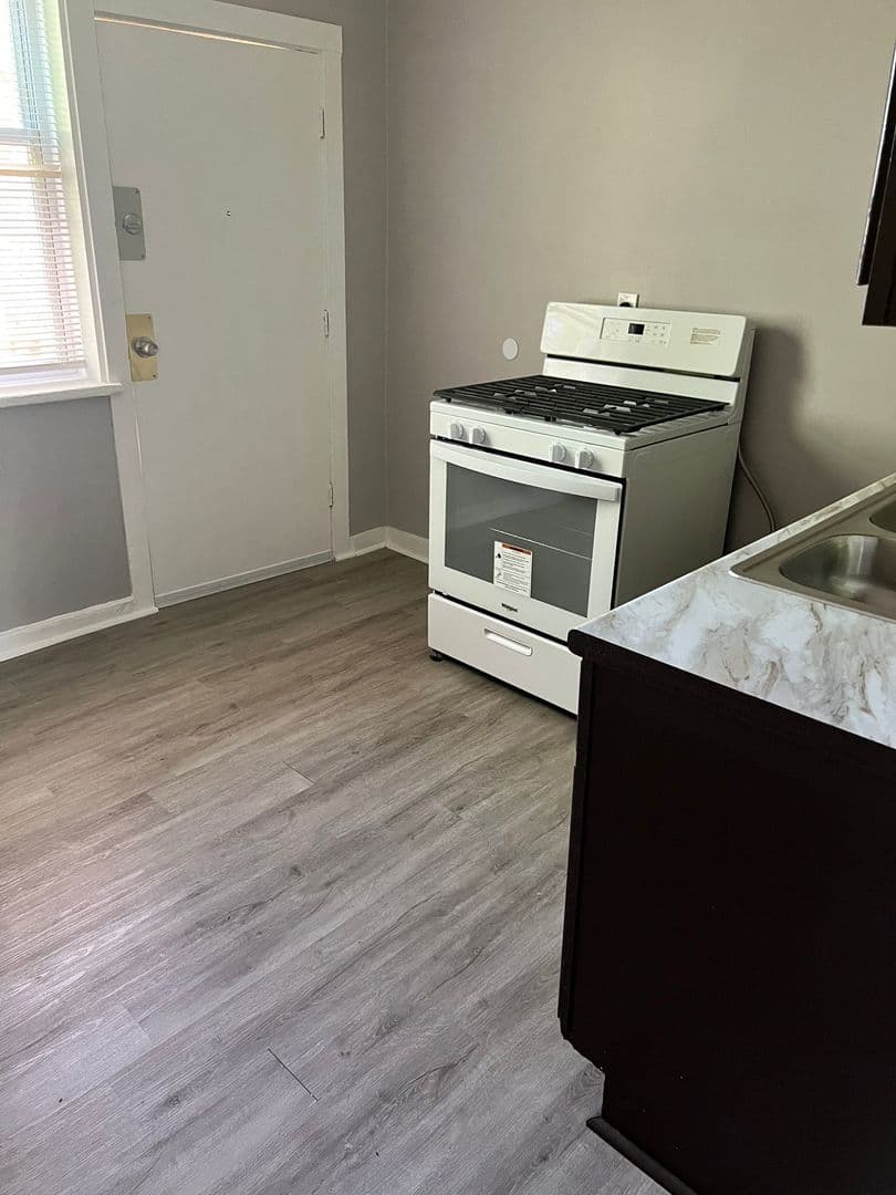 Chicago Apartment: 535 East 67th Street