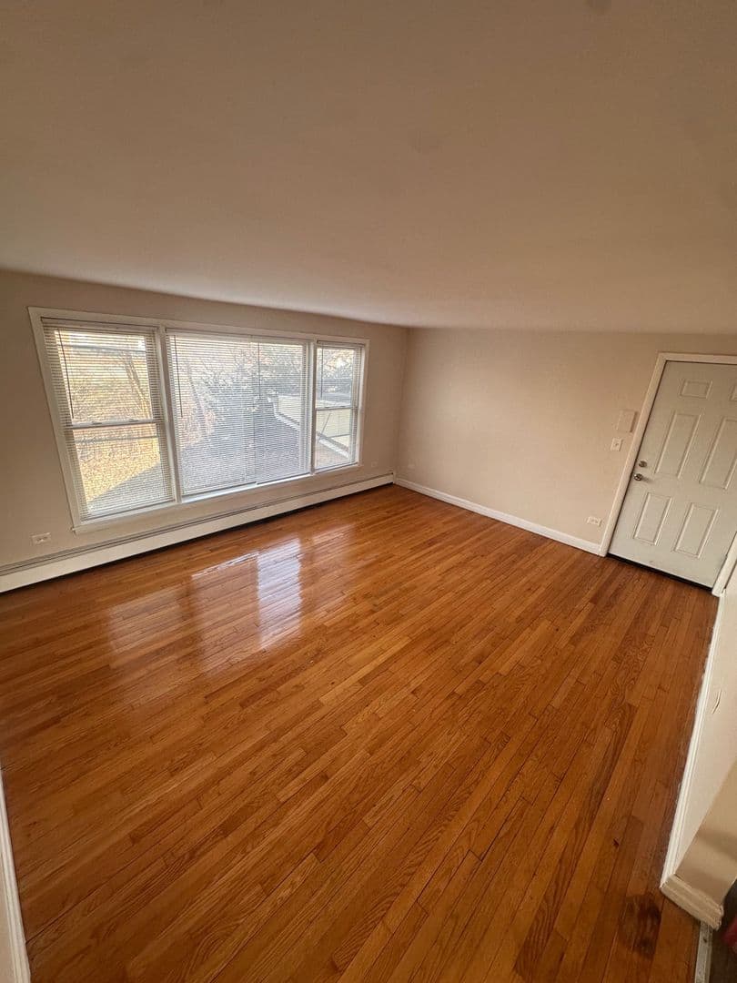 Chicago Apartment: 8916 South Justine Street