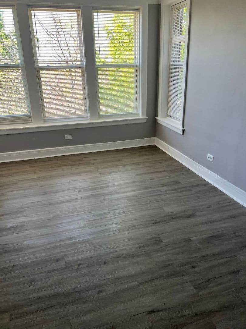 Chicago Apartment: 535 East 67th Street