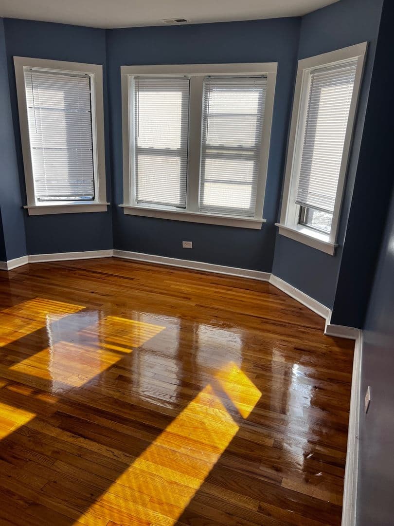 Chicago Apartment: 1300 West 57th St