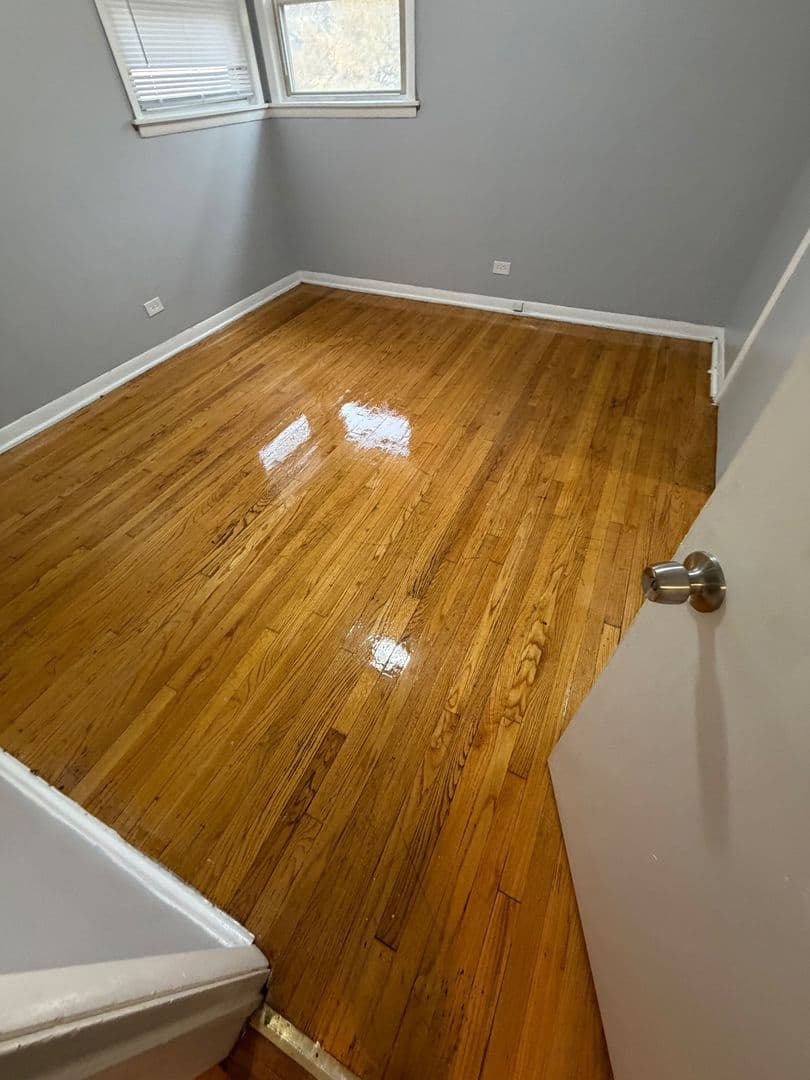 Chicago Apartment: 2104 East 72nd Place