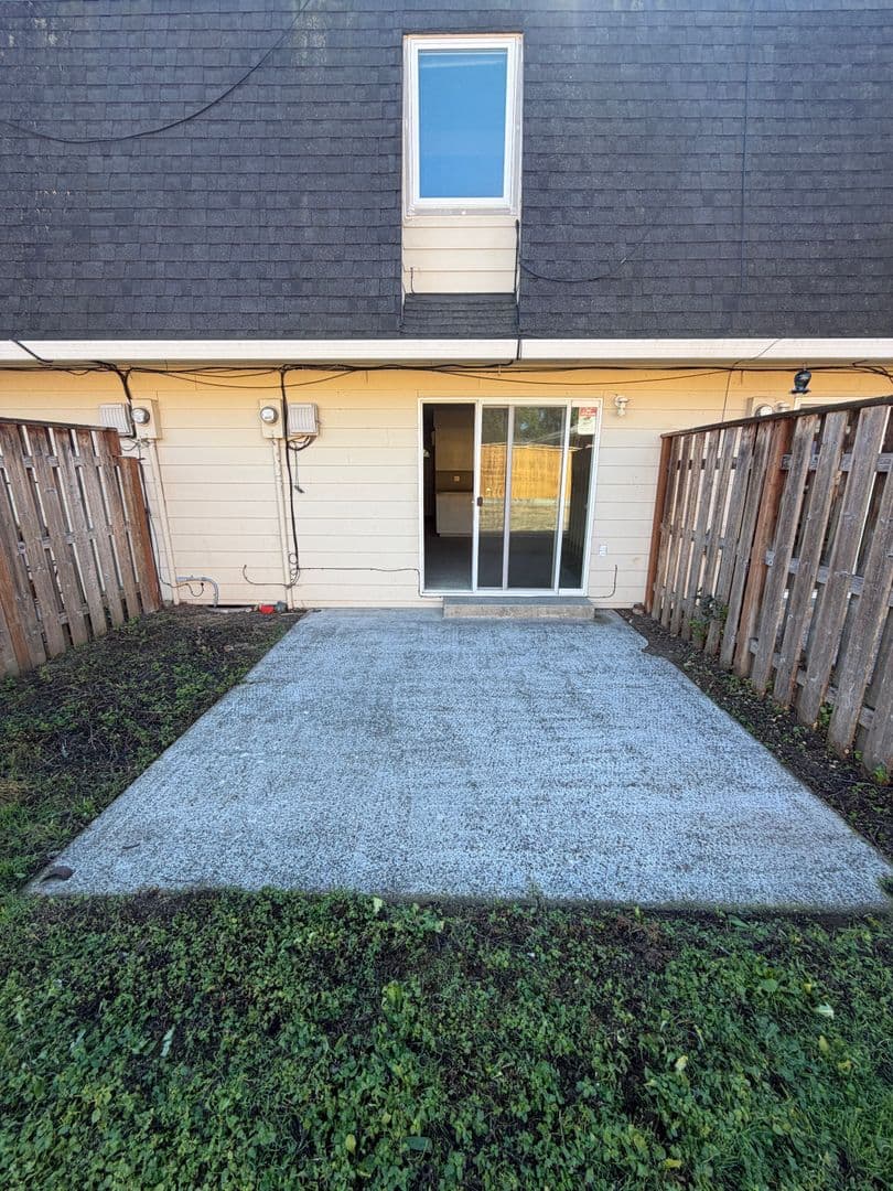 Vancouver Apartment: 3515-3517 Kauffman Ave