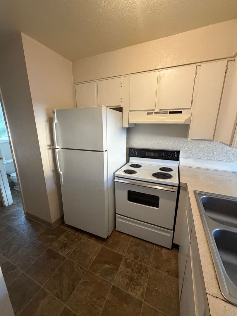 Vancouver Apartment: 3515-3517 Kauffman Ave