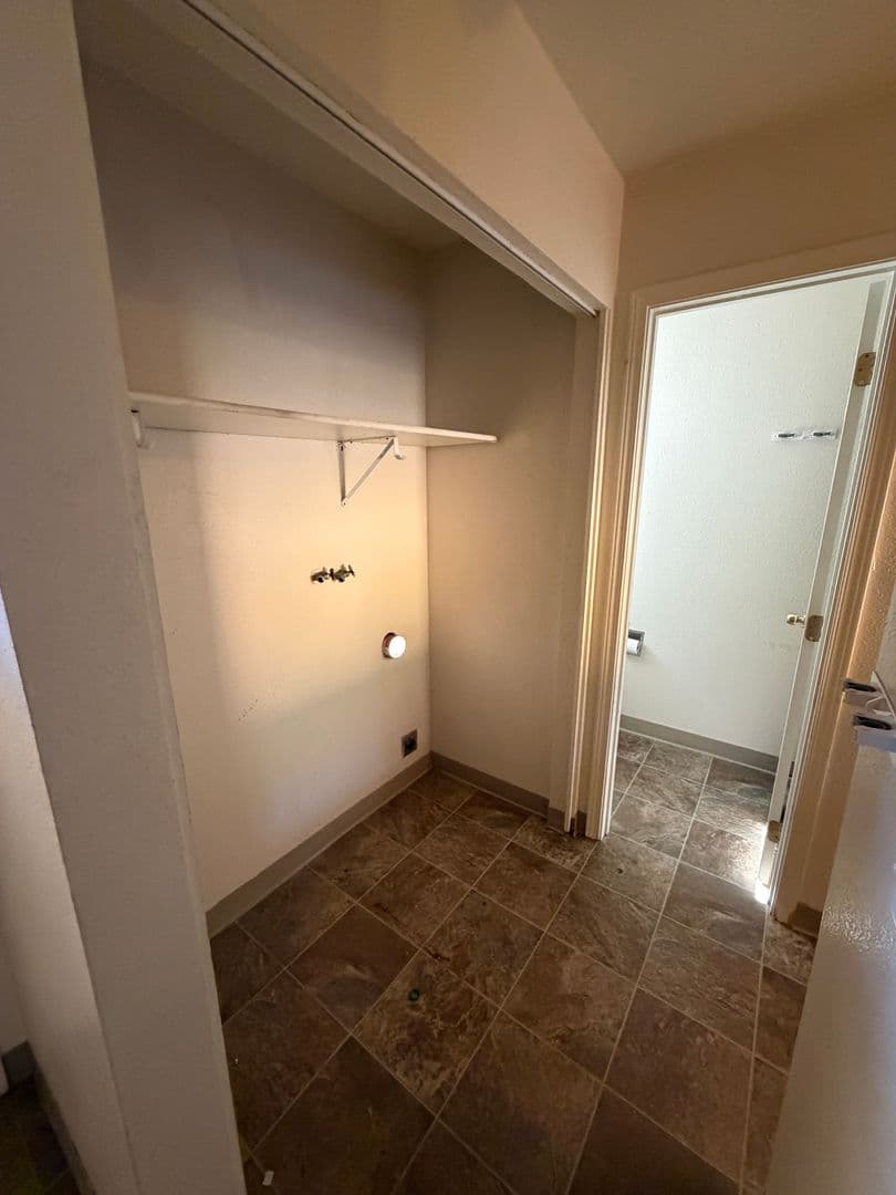 Vancouver Apartment: 3515-3517 Kauffman Ave