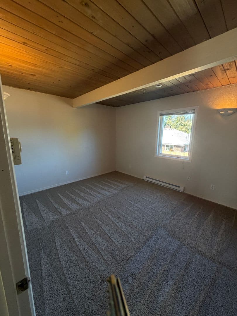 Vancouver Apartment: 3515-3517 Kauffman Ave