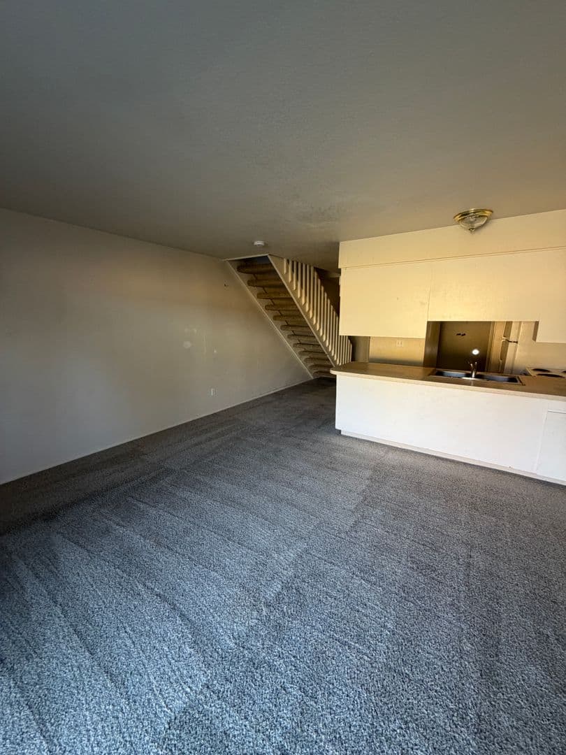 Vancouver Apartment: 3515-3517 Kauffman Ave