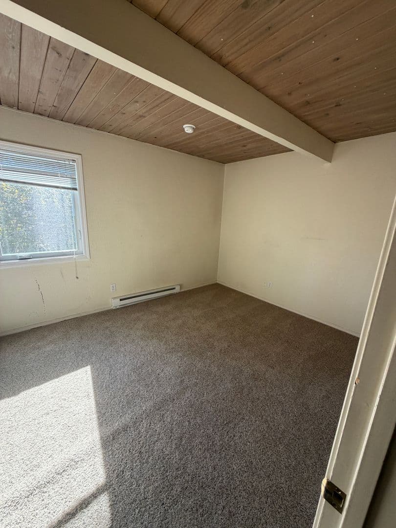 Vancouver Apartment: 3515-3517 Kauffman Ave