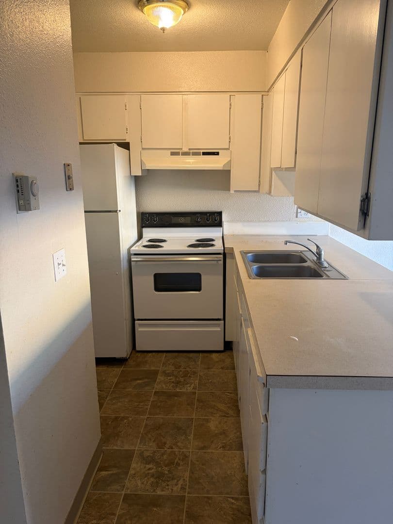 Vancouver Apartment: 3515-3517 Kauffman Ave