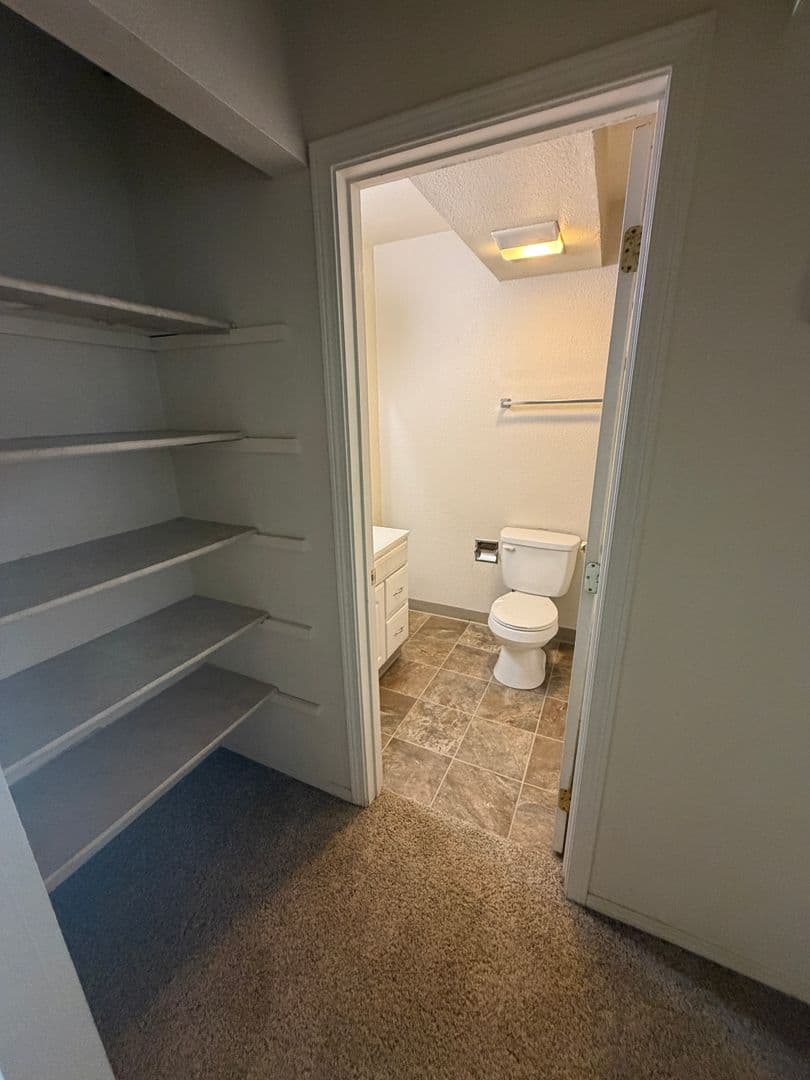 Vancouver Apartment: 3515-3517 Kauffman Ave