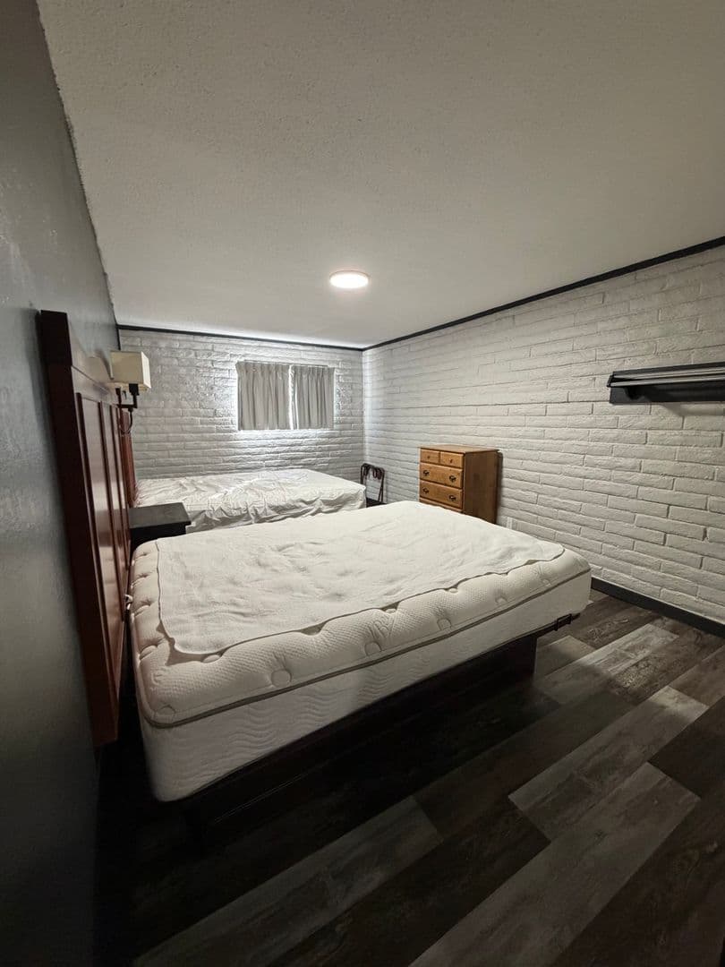 Dolores Apartment: 701 Railroad Avenue