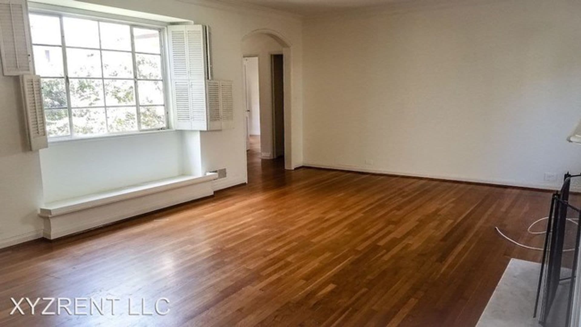 Los Angeles Apartment: 645-649 Midvale Ave.