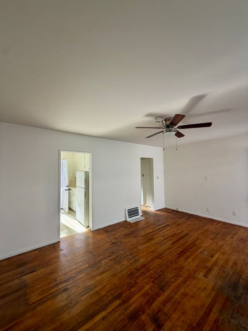 Santa Monica Apartment: 1132-1136 Pico Blvd.