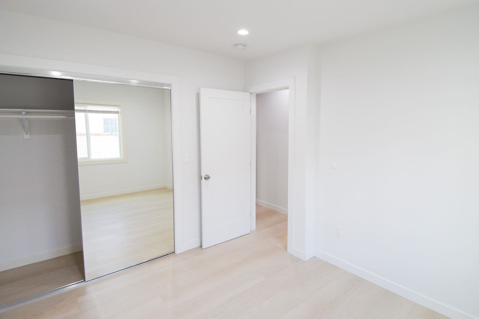 Santa Monica Apartment: 1837 Euclid St.