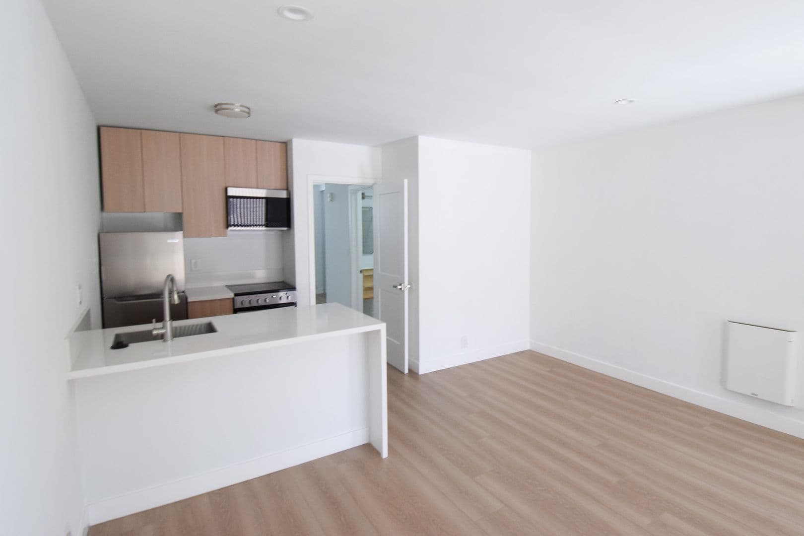 Beverly Hills Apartment: 120 South Canon Dr.