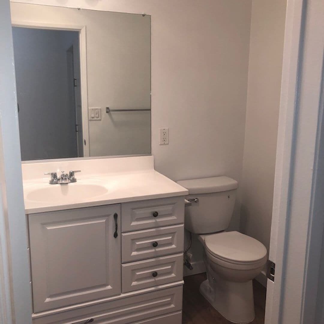 Santa Monica Apartment: 621 San Vicente Blvd
