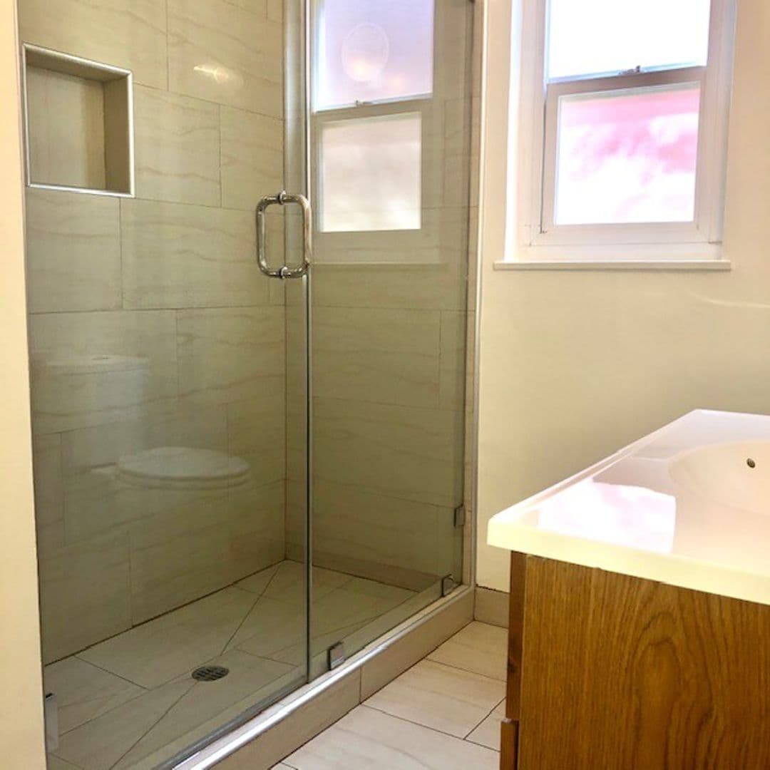 Santa Monica Apartment: 2041 Cloverfield Blvd
