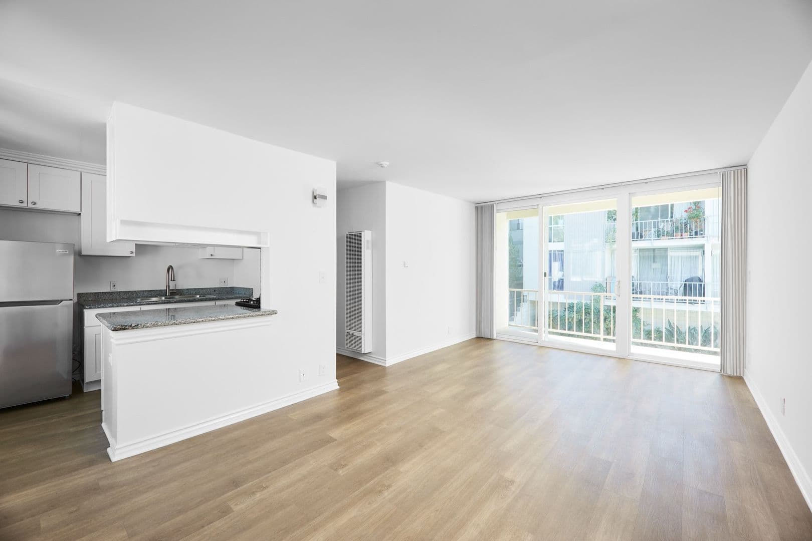 Santa Monica Apartment: 2643 Centinela Ave.