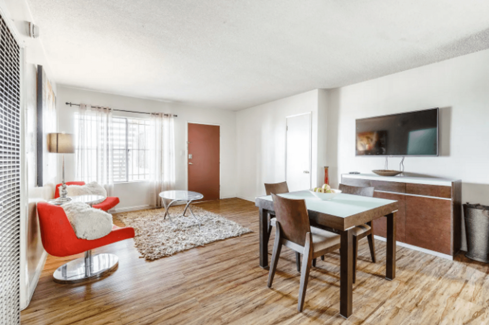 Los Angeles Apartment: 2618 Ellendale Pl.
