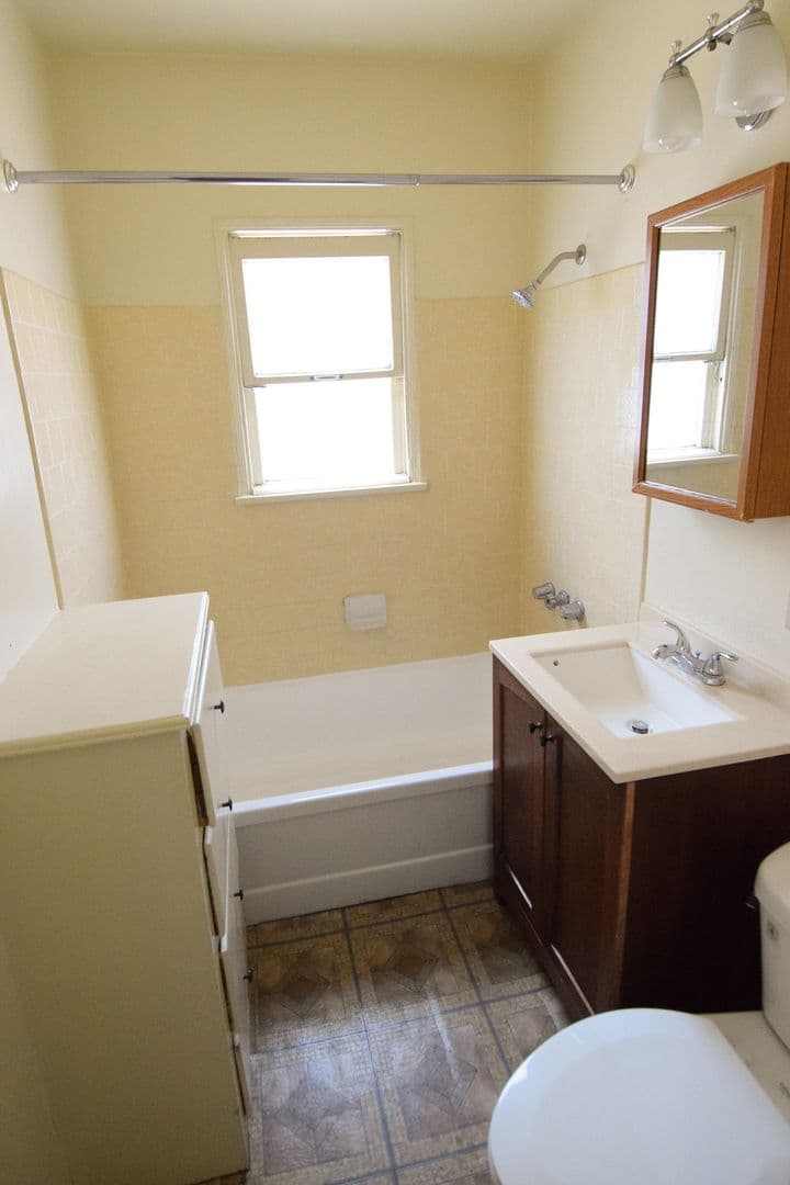 Los Angeles Apartment: 807 W. 30th St.