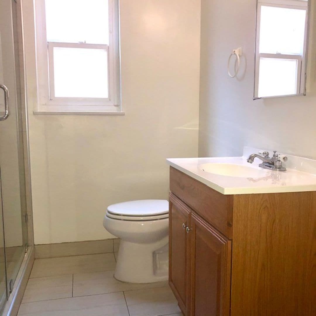 Santa Monica Apartment: 2041 Cloverfield Blvd