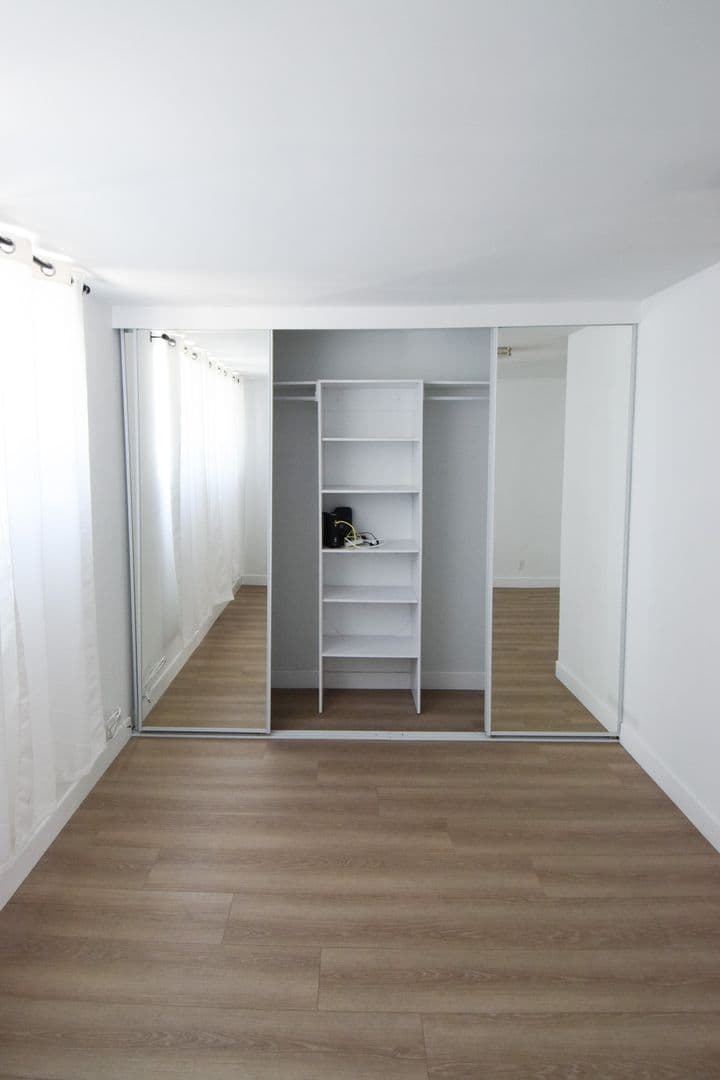 Beverly Hills Apartment: 120 South Canon Dr.