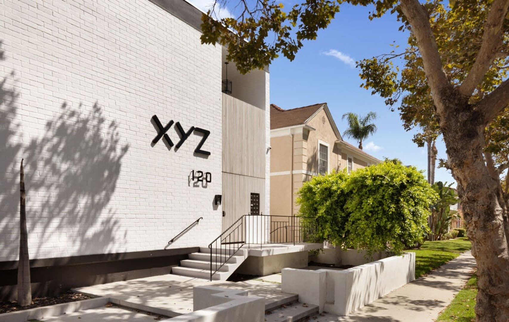 Beverly Hills Apartment: 120 South Canon Dr.