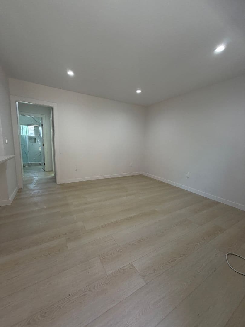 Santa Monica Apartment: 1837 Euclid St.