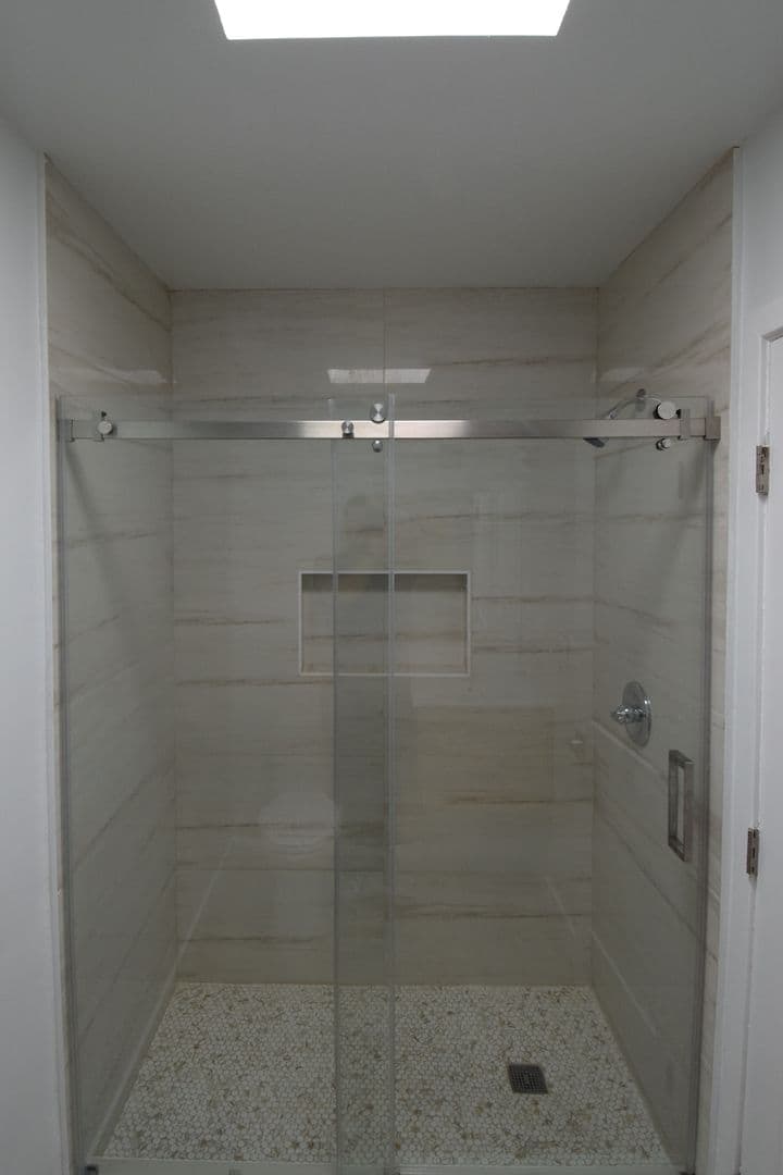 Beverly Hills Apartment: 120 South Canon Dr.