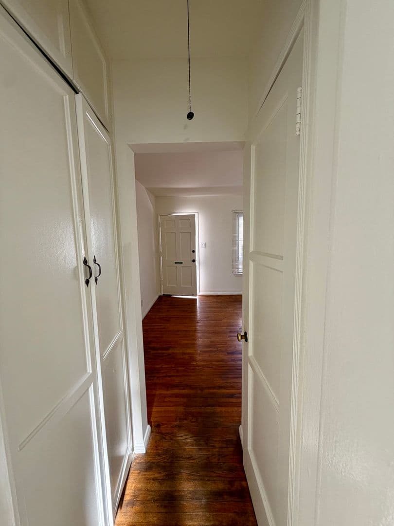 Santa Monica Apartment: 1132-1136 Pico Blvd.