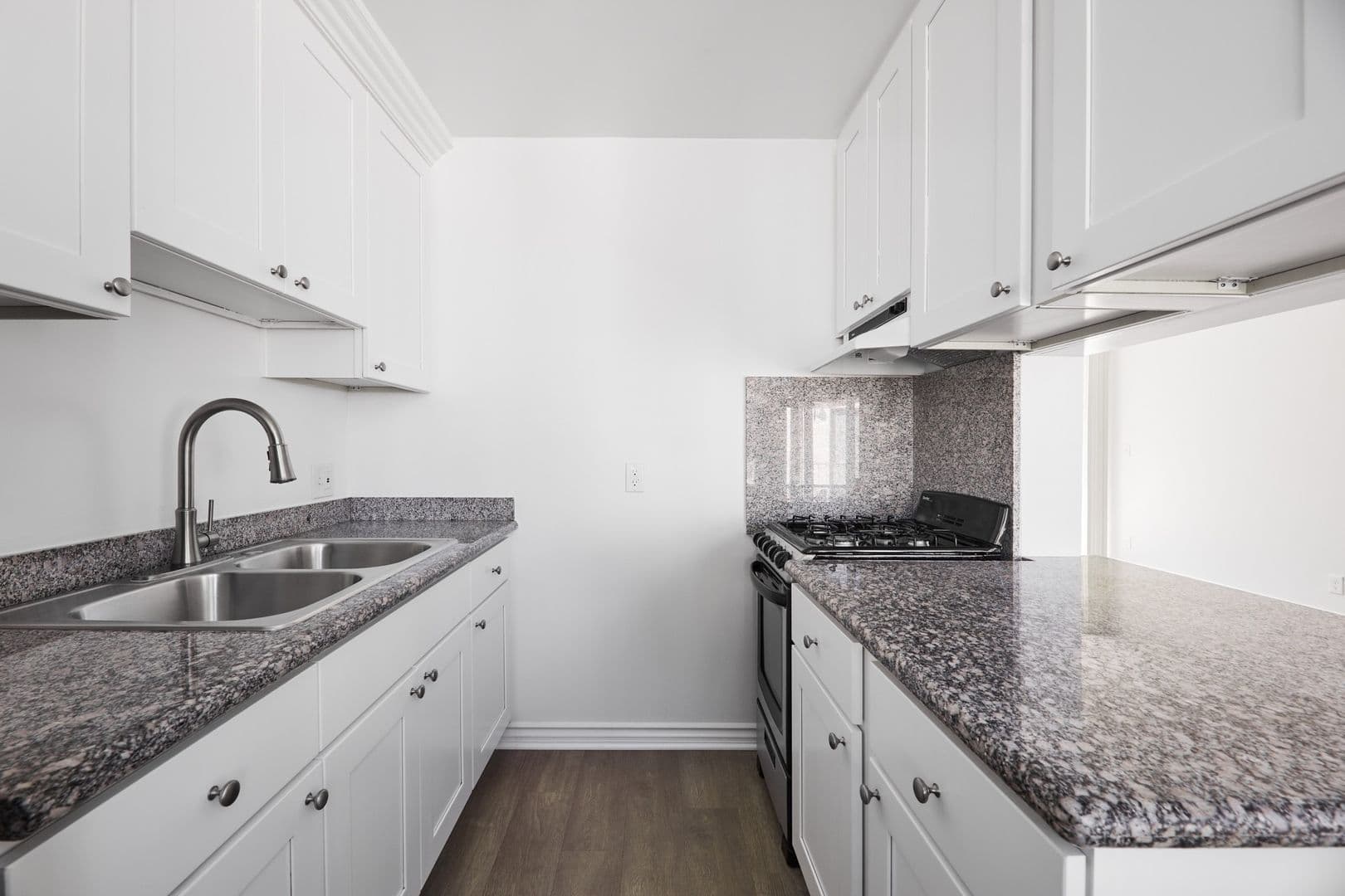 Santa Monica Apartment: 2643 Centinela Ave.