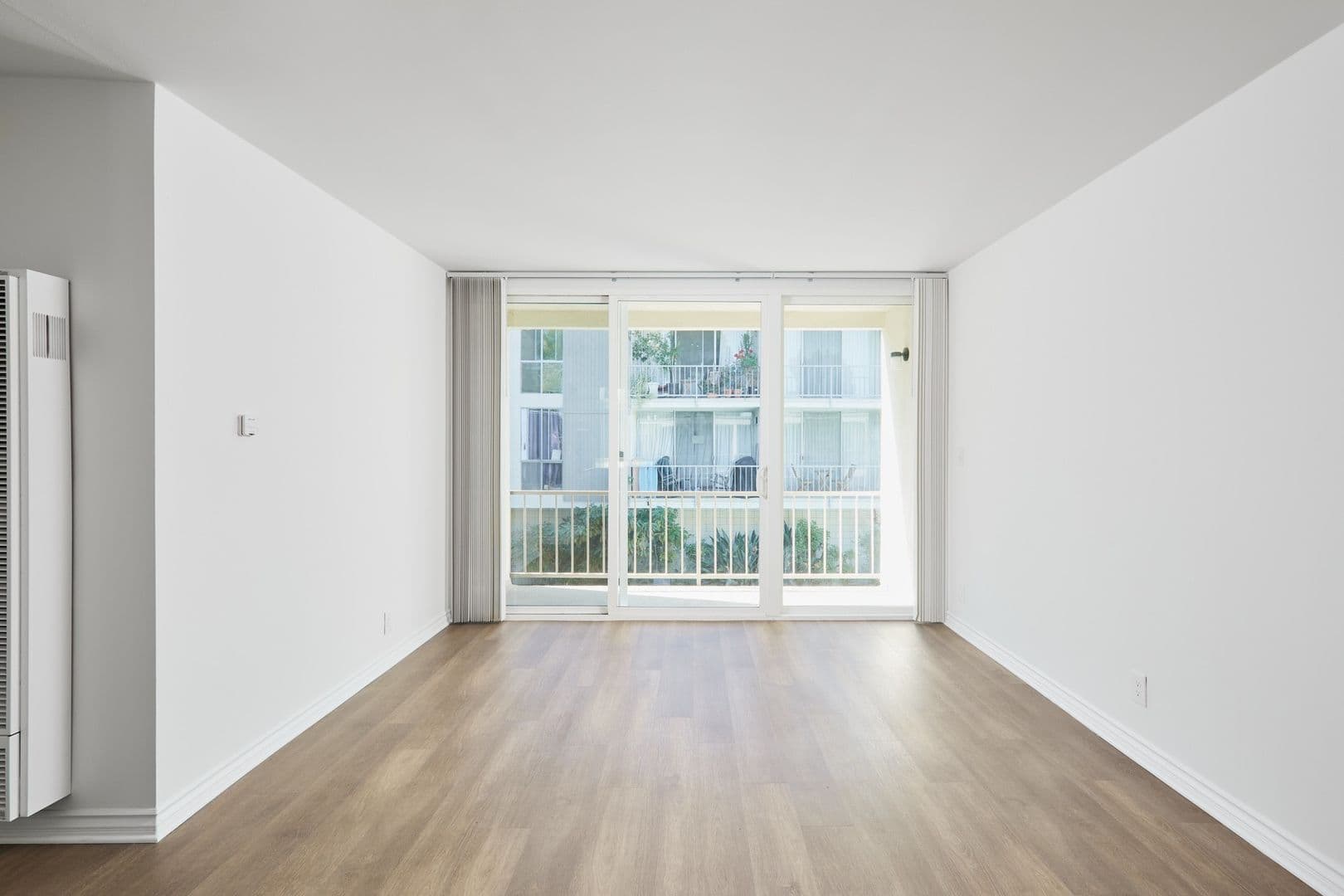 Santa Monica Apartment: 2643 Centinela Ave.