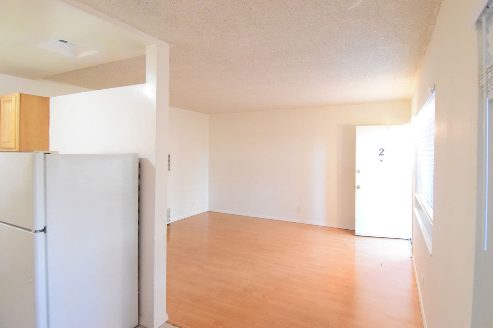 Santa Monica Apartment: 2041 Cloverfield Blvd