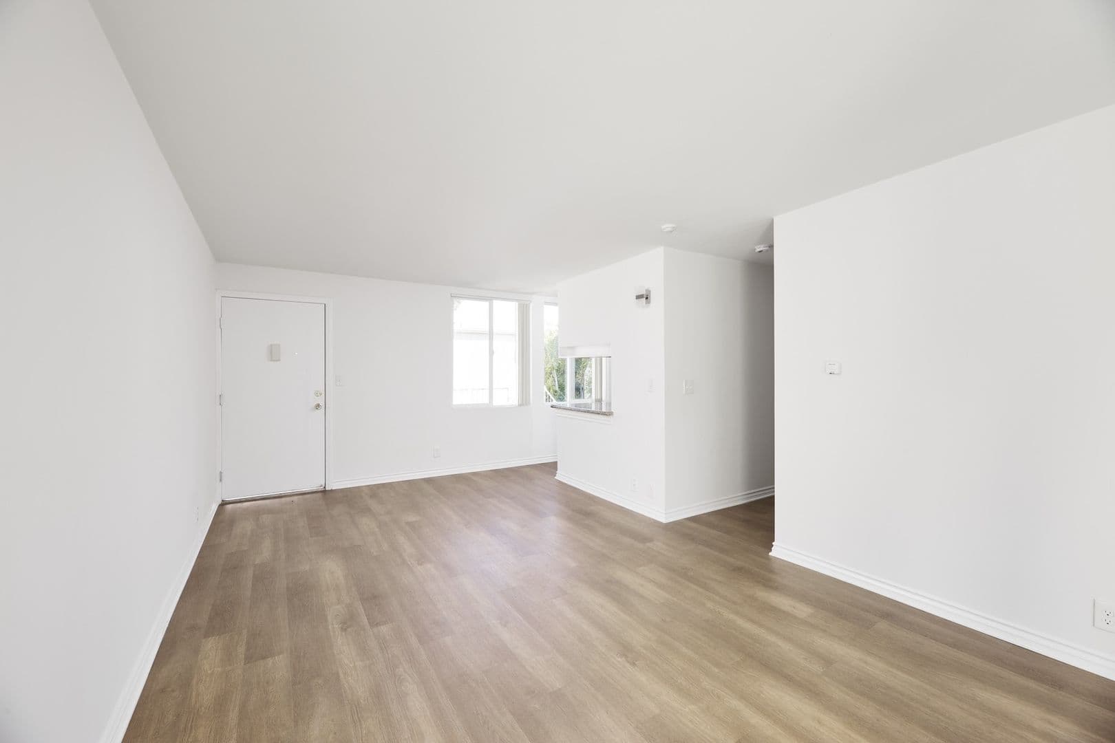 Santa Monica Apartment: 2643 Centinela Ave.