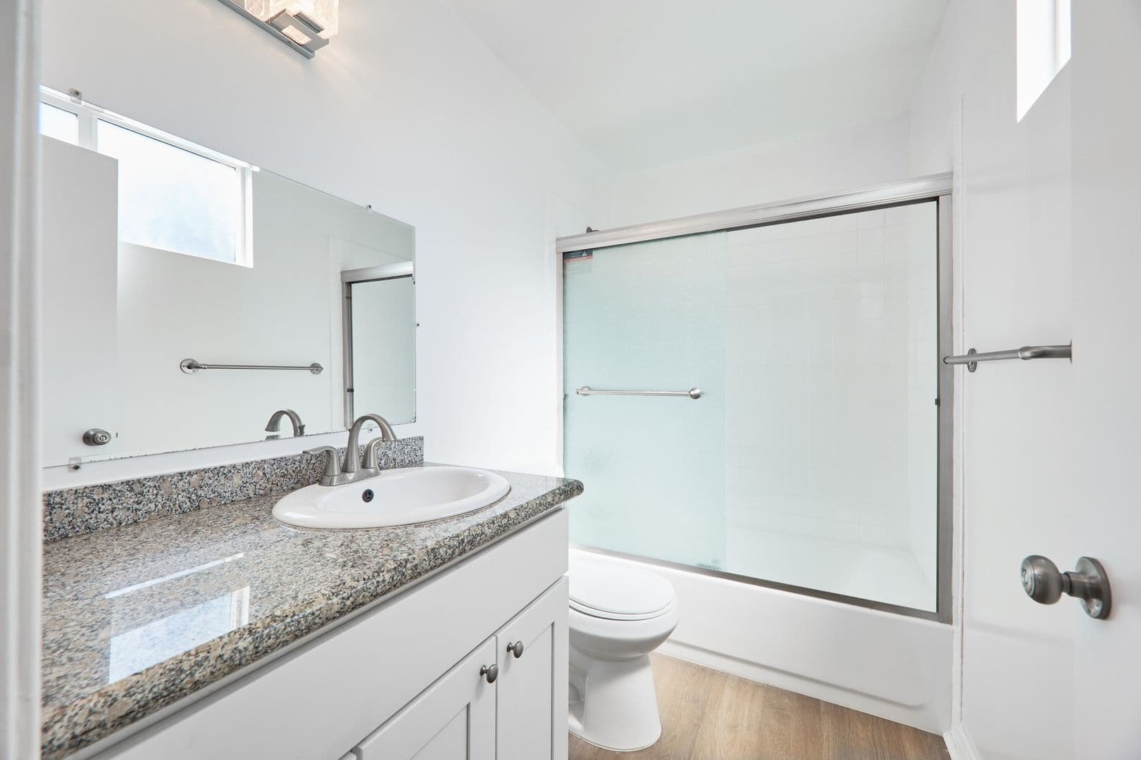 Santa Monica Apartment: 2643 Centinela Ave.