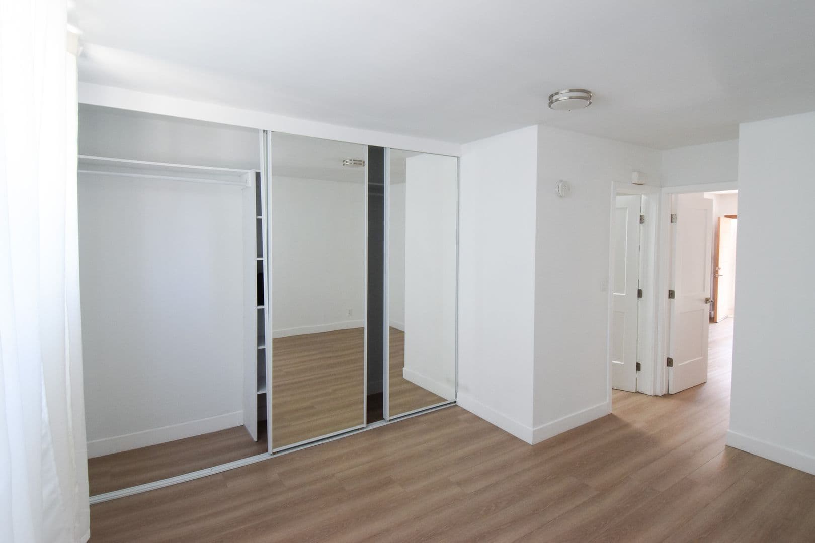 Beverly Hills Apartment: 120 South Canon Dr.
