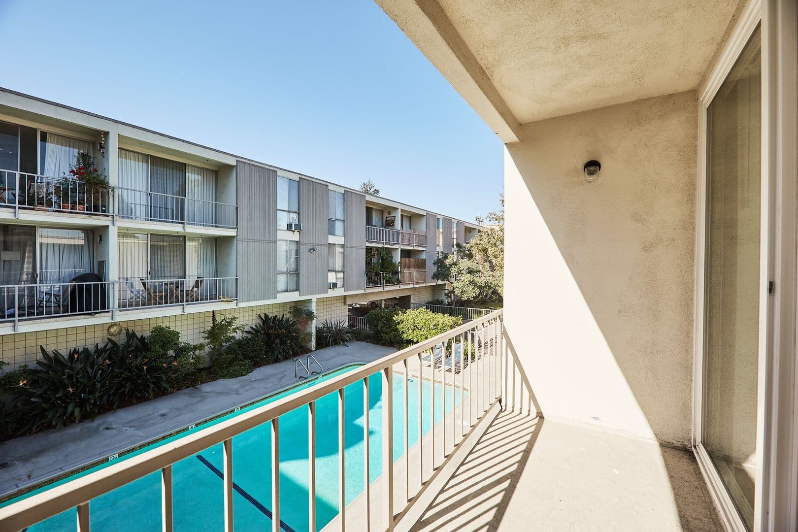 Santa Monica Apartment: 2643 Centinela Ave.