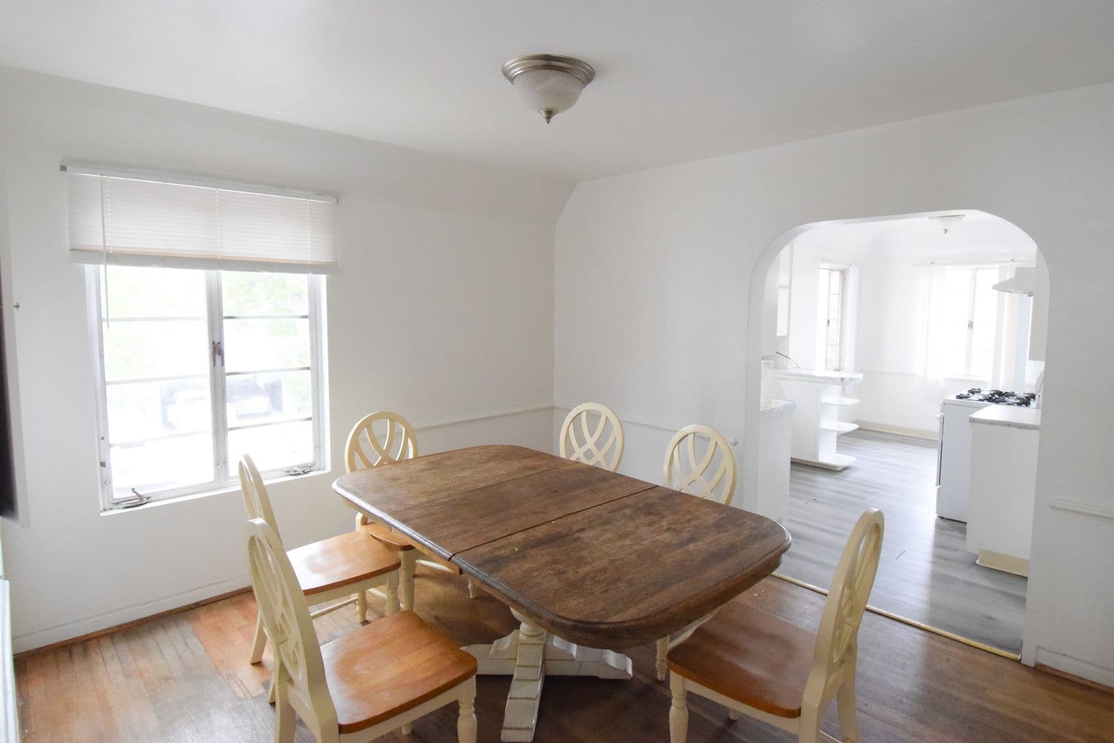 Los Angeles Apartment: 645-649 Midvale Ave.