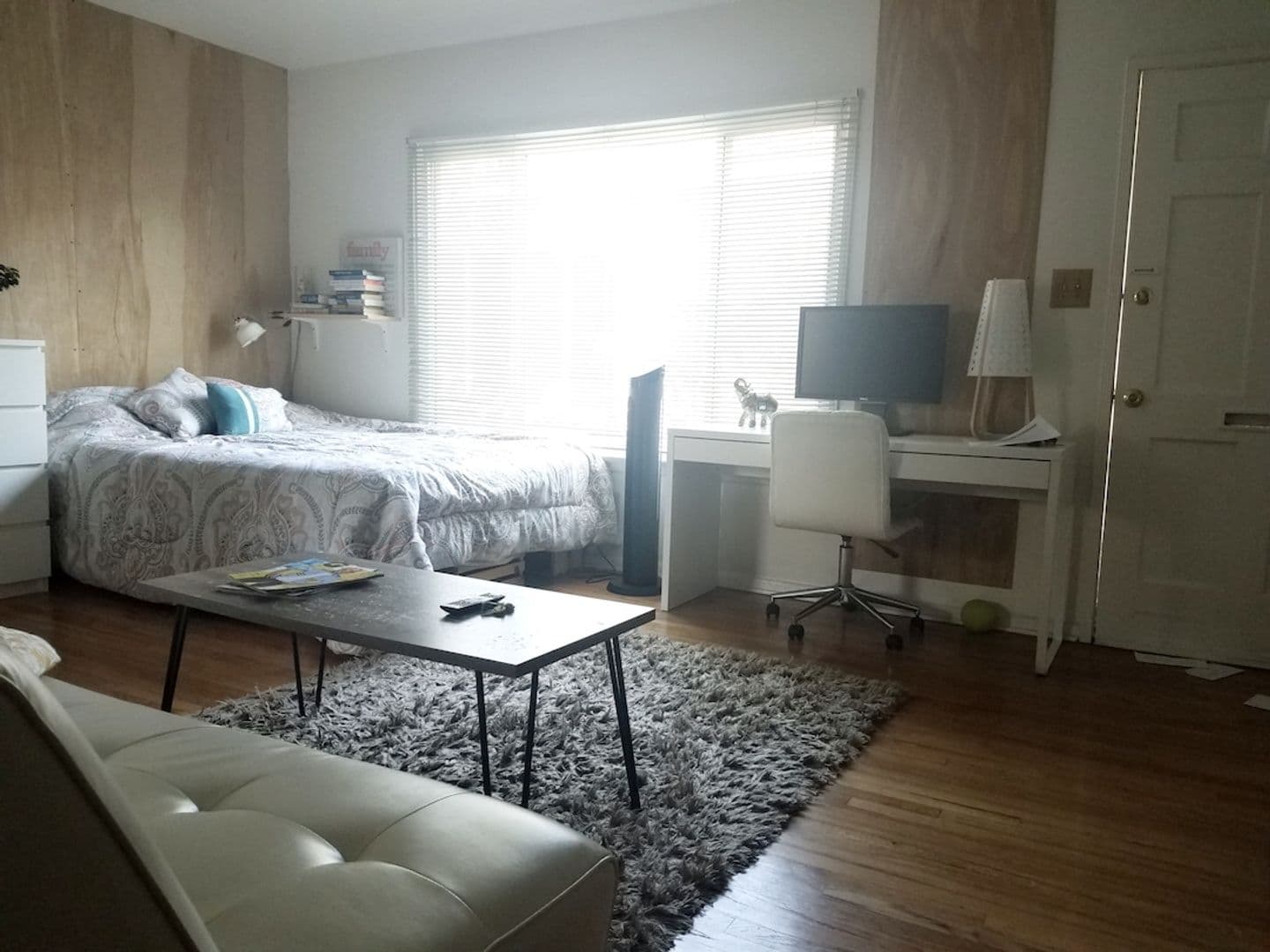 Santa Monica Apartment: 1132-1136 Pico Blvd.
