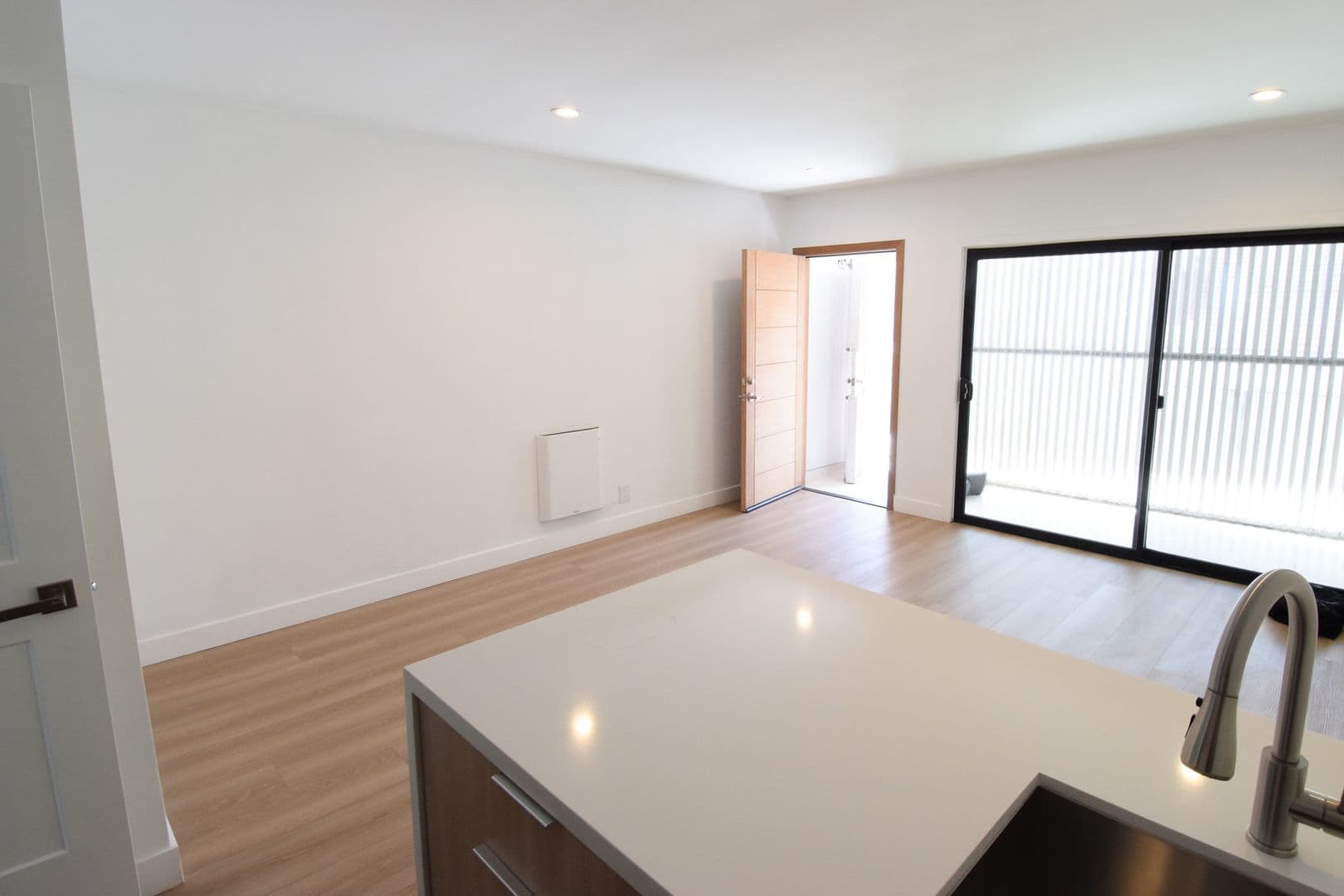 Beverly Hills Apartment: 120 South Canon Dr.