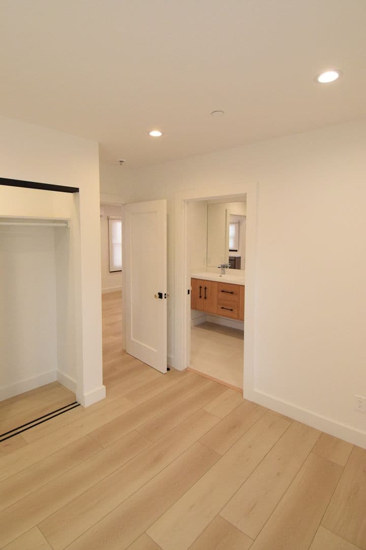 Santa Monica Apartment: 317 Ocean Park Blvd.