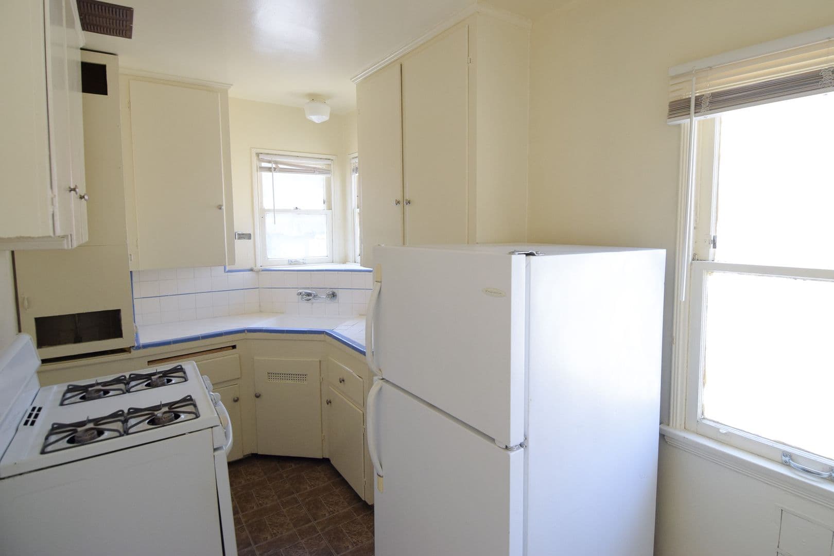 Los Angeles Apartment: 807 W. 30th St.