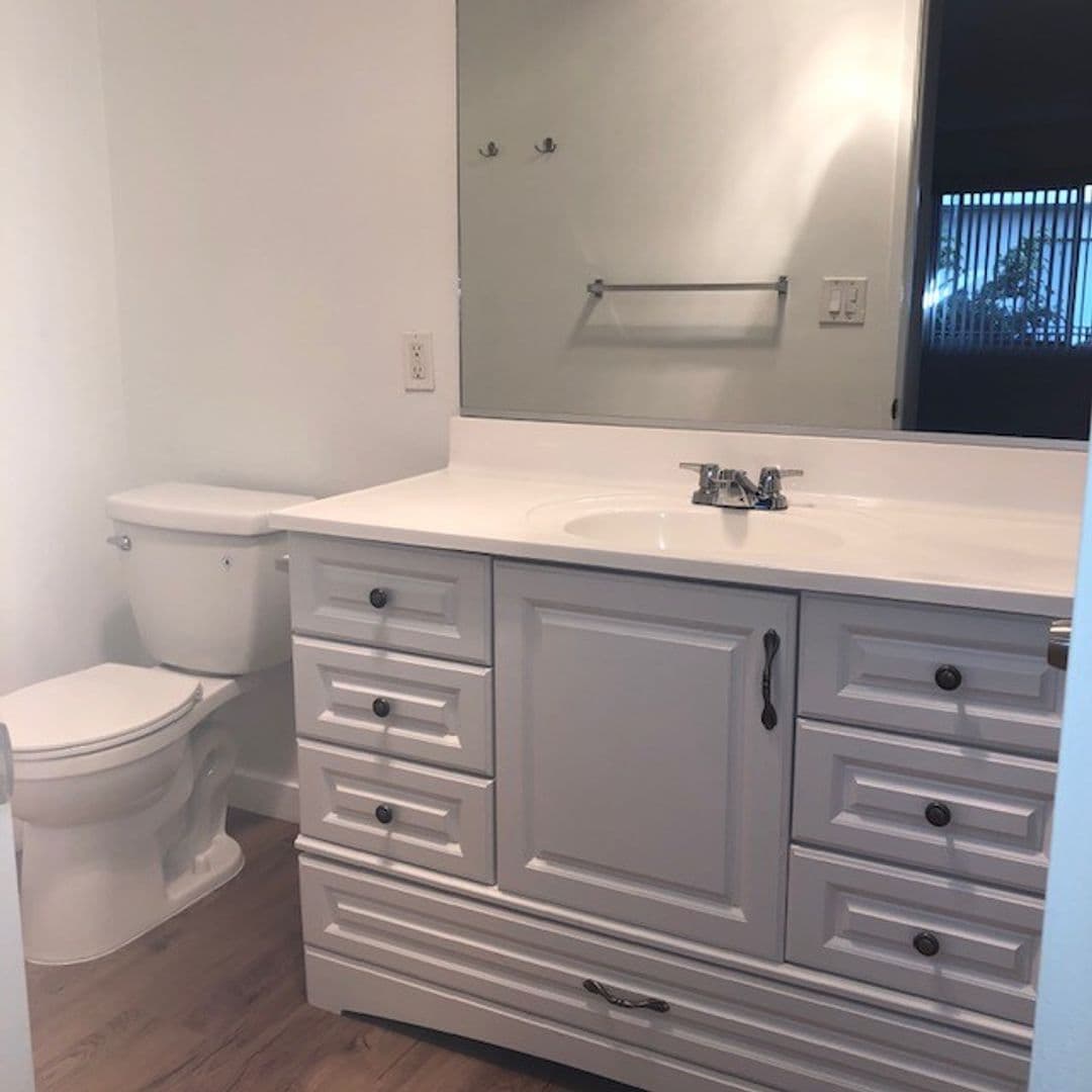 Santa Monica Apartment: 621 San Vicente Blvd