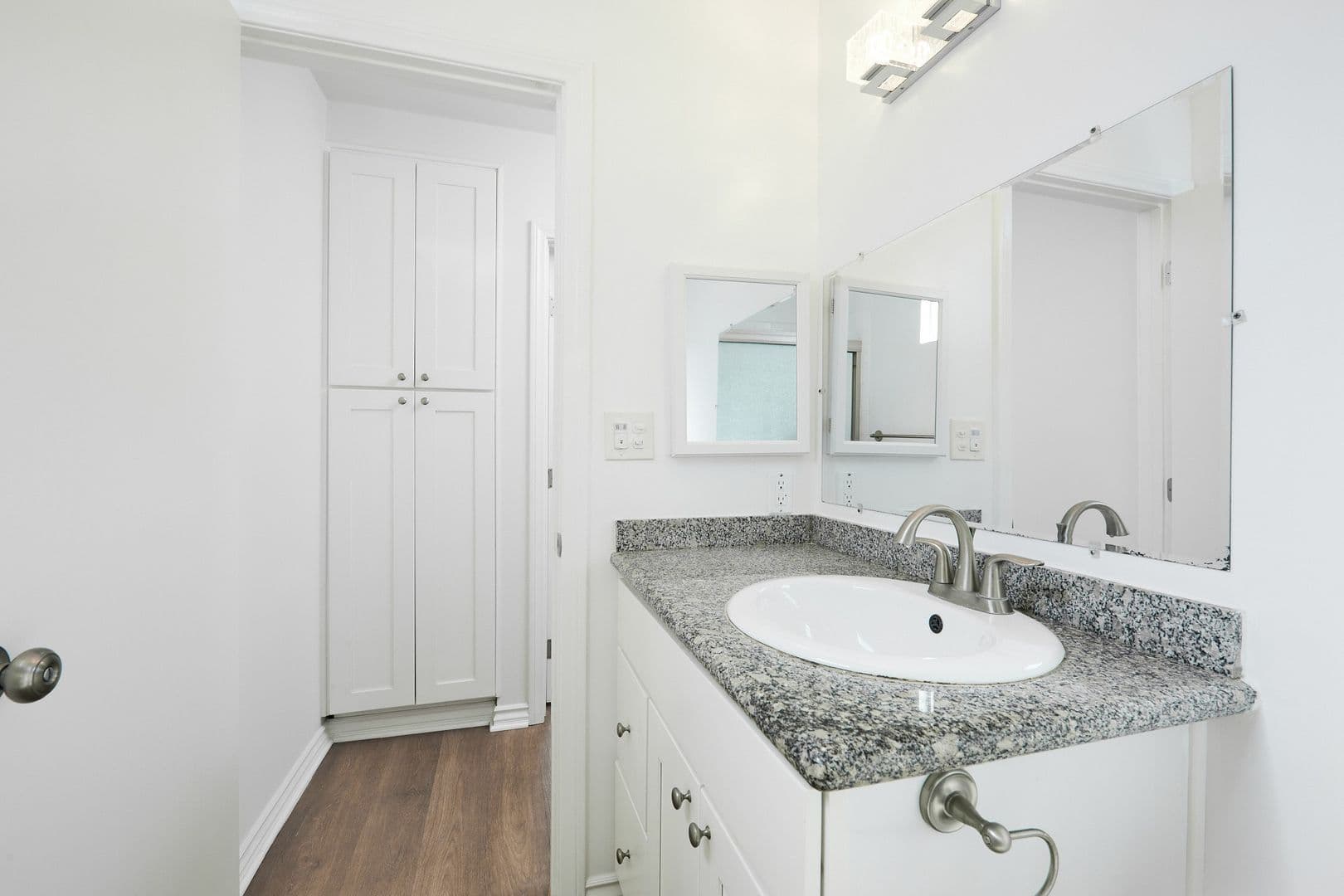 Santa Monica Apartment: 2643 Centinela Ave.