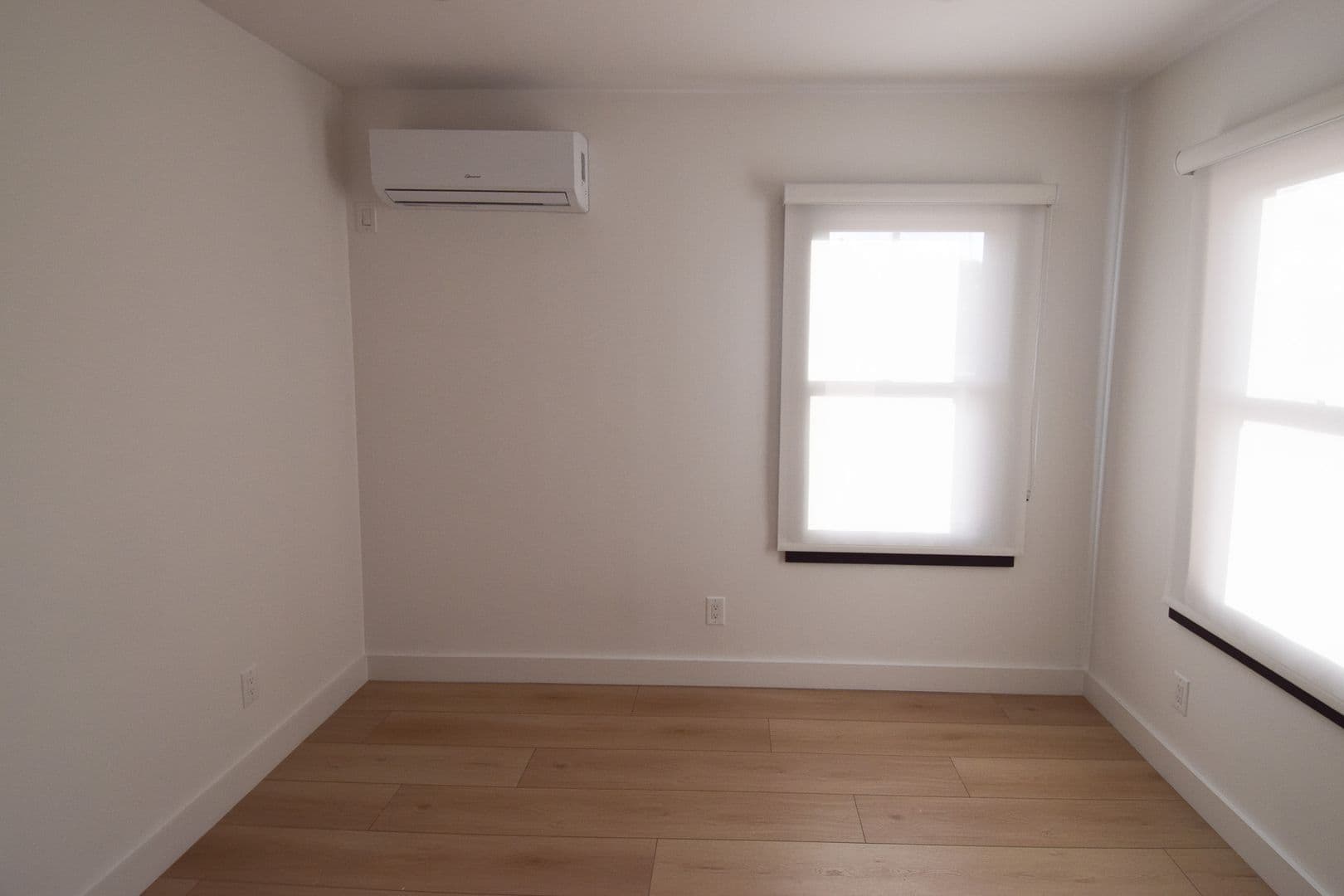 Santa Monica Apartment: 317 Ocean Park Blvd.