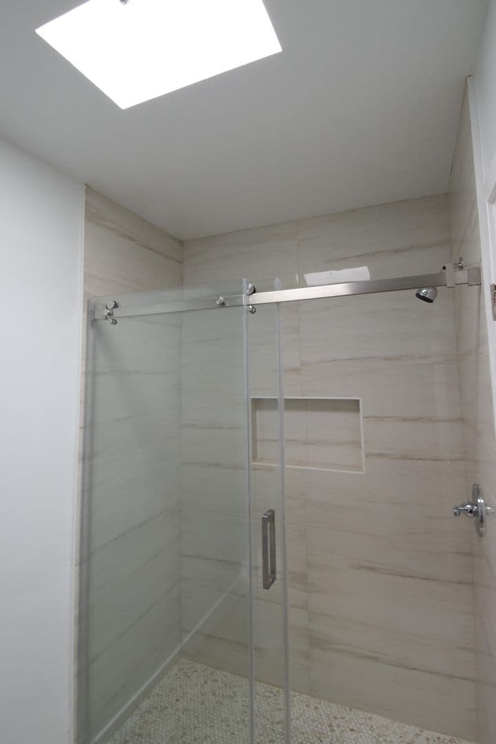 Beverly Hills Apartment: 120 South Canon Dr.