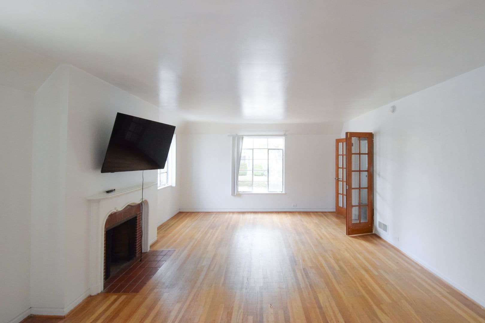 Los Angeles Apartment: 645-649 Midvale Ave.